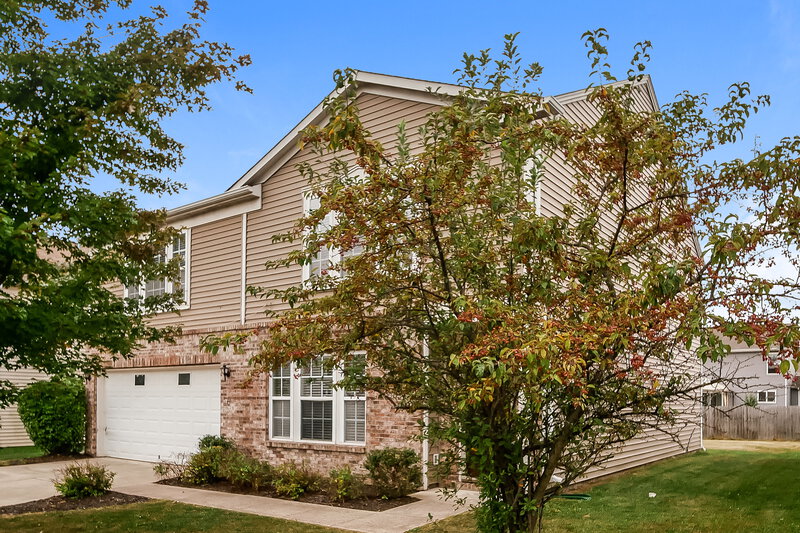 2,055/Mo, 2450 Autumn Rd Indianapolis, IN 46229 Front View 2