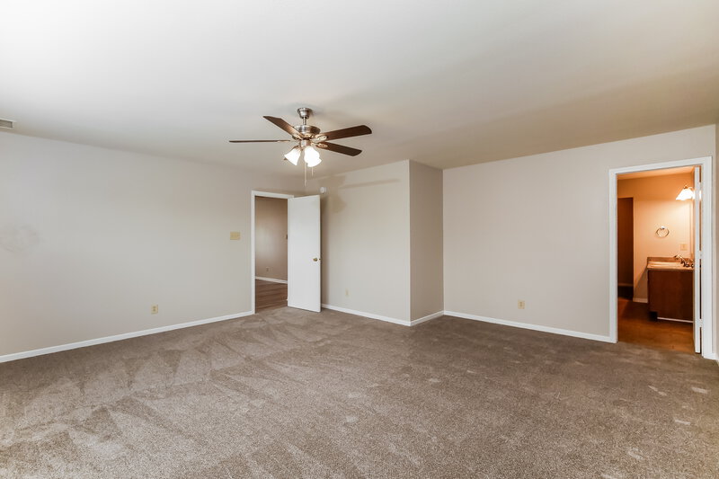 2,055/Mo, 2450 Autumn Rd Indianapolis, IN 46229 Main Bedroom View 2