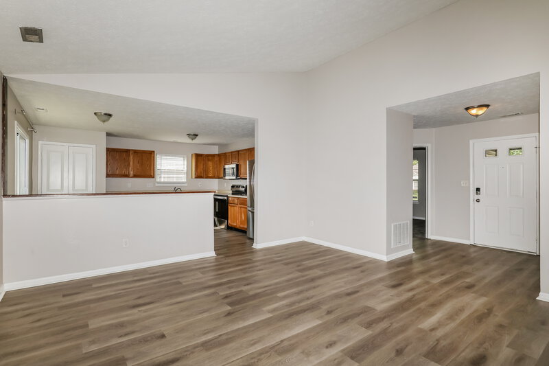 1,785/Mo, 1010 Killian Dr MOORESVILLE, IN 46158 Living Room View 3