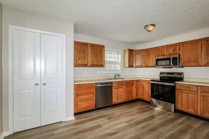 1,785/Mo, 1010 Killian Dr MOORESVILLE, IN 46158 Kitchen View
