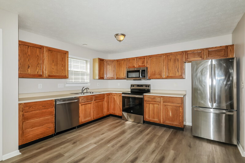 1,785/Mo, 1010 Killian Dr MOORESVILLE, IN 46158 Kitchen View 2