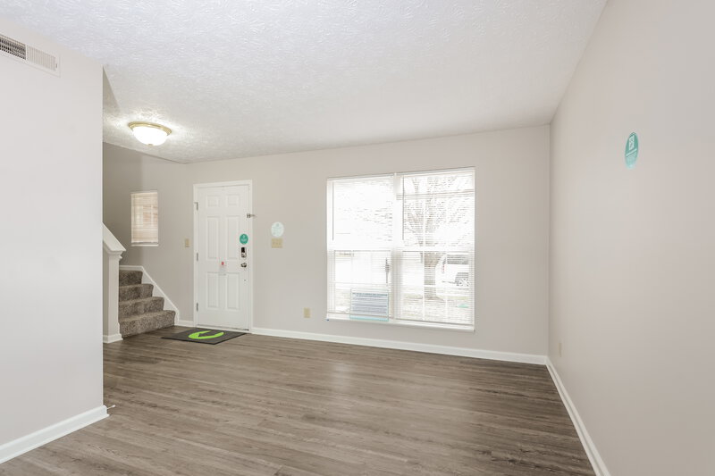 2,010/Mo, 8124 Painted Pony Dr Indianapolis, IN 46217 Living Room View 2