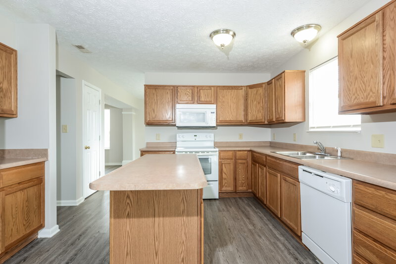 2,010/Mo, 8124 Painted Pony Dr Indianapolis, IN 46217 Kitchen View 2