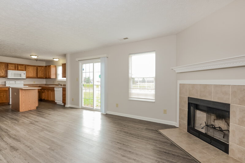 2,010/Mo, 8124 Painted Pony Dr Indianapolis, IN 46217 Family Room View 2