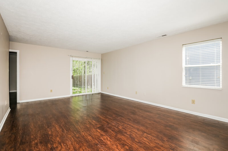 1,775/Mo, 5149 Emmert Dr INDIANAPOLIS, IN 46221 Living Room View