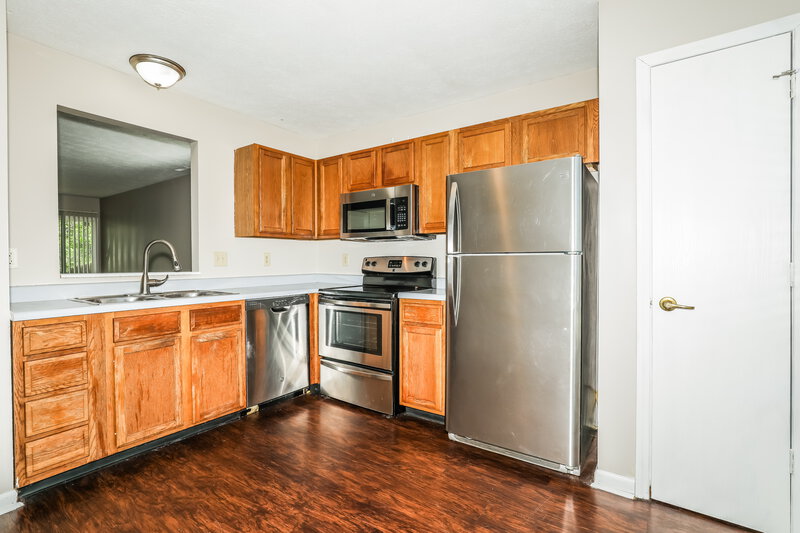 1,775/Mo, 5149 Emmert Dr INDIANAPOLIS, IN 46221 Kitchen View
