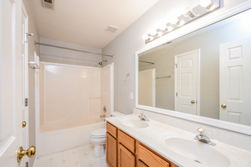 4,000/Mo, 5292 Shiloh Falls CARMEL, IN 46033 Bathroom View