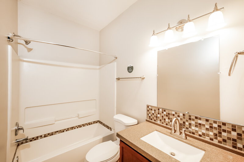 1,765/Mo, 2060 Seven Peaks Dr Cicero, IN 46034 Bathroom View