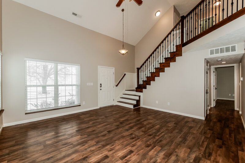 2,035/Mo, 2156 Turning Leaf Dr Franklin, IN 46131 Living Room View 2