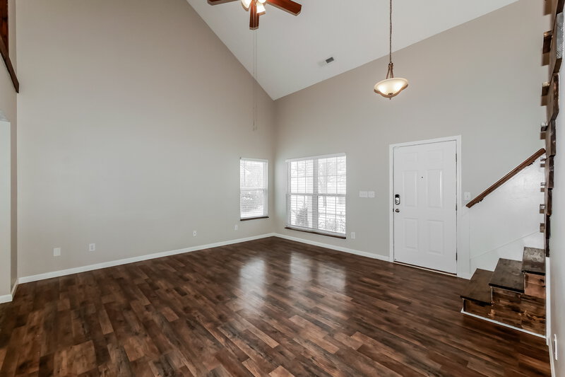 2,035/Mo, 2156 Turning Leaf Dr Franklin, IN 46131 Living Room View 3