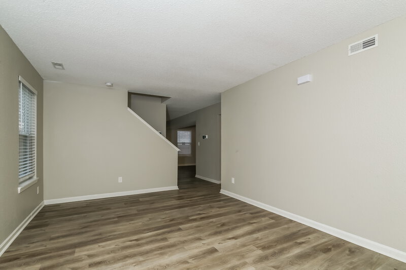 1,905/Mo, 7233 Kimble Dr Indianapolis, IN 46217 Living Room View 2