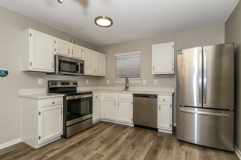 1,905/Mo, 7233 Kimble Dr Indianapolis, IN 46217 Kitchen View