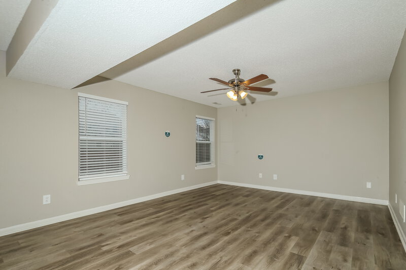 1,905/Mo, 7233 Kimble Dr Indianapolis, IN 46217 Family Room View