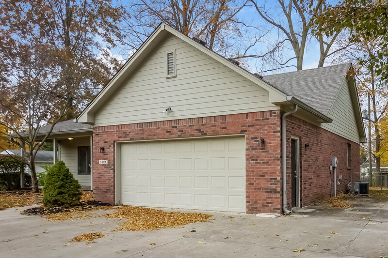 1,845/Mo, 5404 Helena Ave Indianapolis, IN 46237 Front View