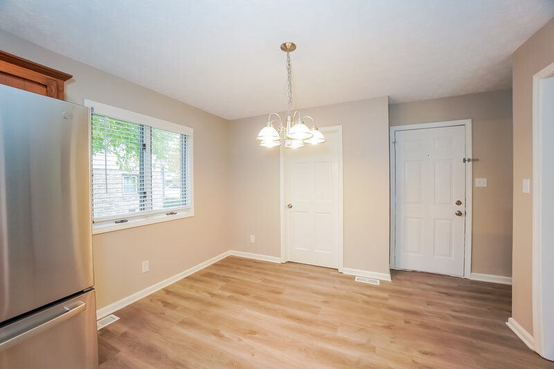 1,845/Mo, 5404 Helena Ave Indianapolis, IN 46237 Dining Room View