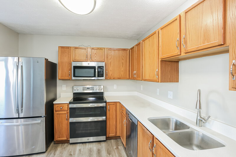 1,915/Mo, 1312 River Ridge Dr Brownsburg, IN 46112 Kitchen View