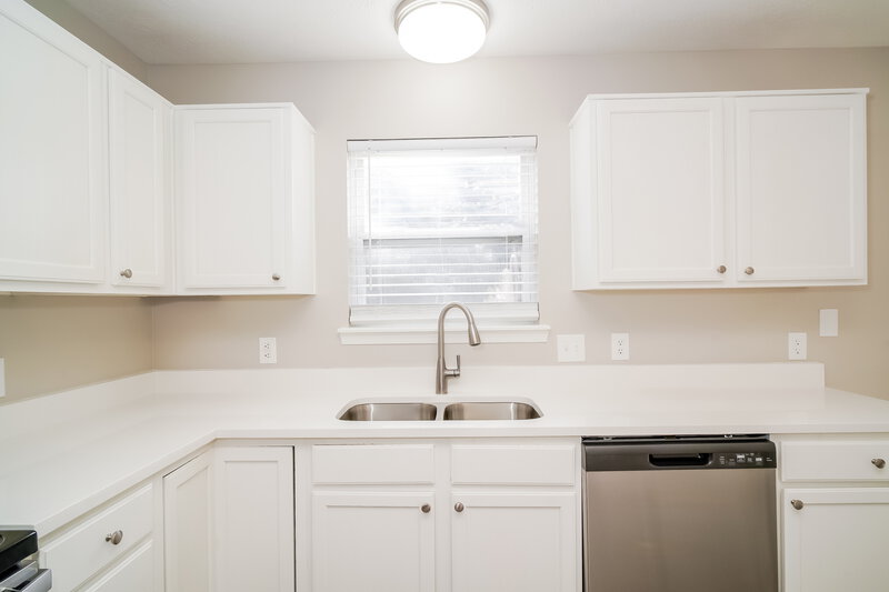 1,785/Mo, 7405 Carnation Lane Indianapolis, IN 46214 Kitchen View 2