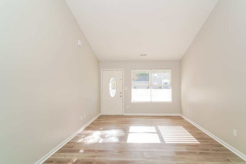 1,810/Mo, 6726 Oak Lake Dr Indianapolis, IN 46214 Living Room View