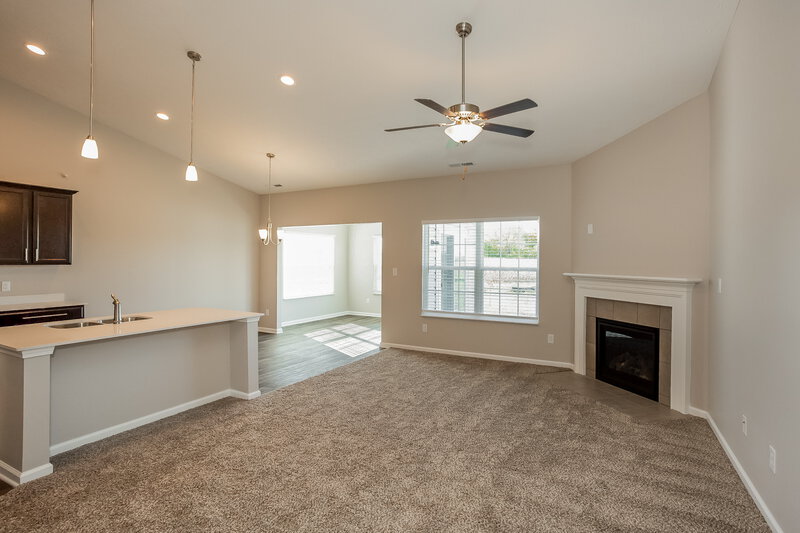 1,605/Mo, 386 Thunderwood Dr Greenfield, IN 46140 Living Room View