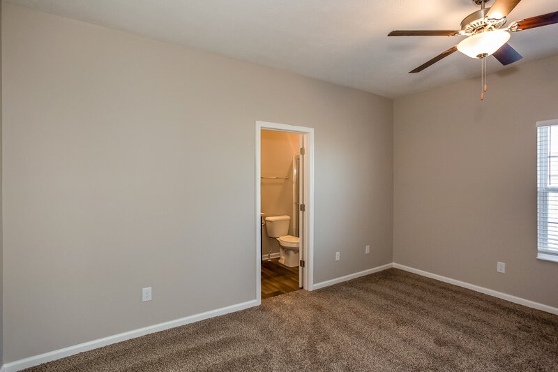 1,605/Mo, 386 Thunderwood Dr Greenfield, IN 46140 Main Bedroom View