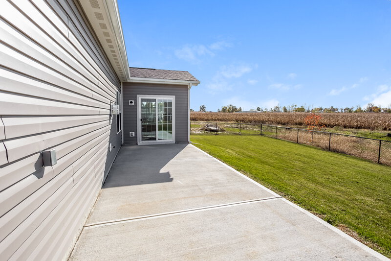 1,605/Mo, 386 Thunderwood Dr Greenfield, IN 46140 Rear View