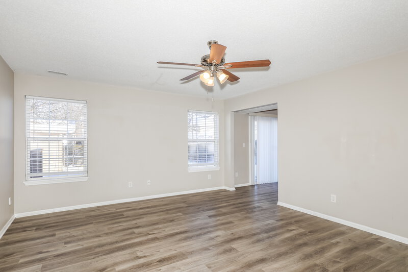 1,920/Mo, 6539 Townsend Way Indianapolis, IN 46268 Living Room View