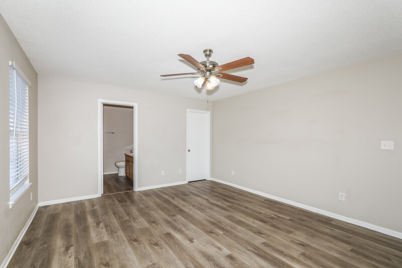 1,920/Mo, 6539 Townsend Way Indianapolis, IN 46268 Main Bedroom View 2