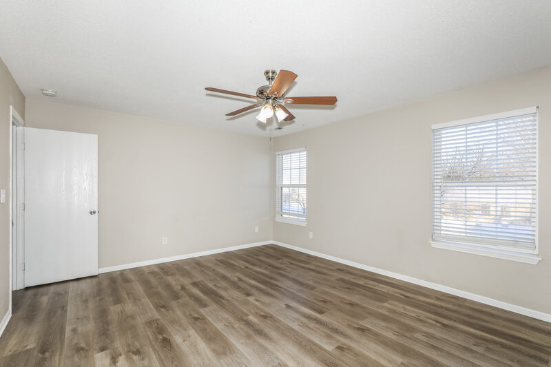 1,920/Mo, 6539 Townsend Way Indianapolis, IN 46268 Main Bedroom View 3