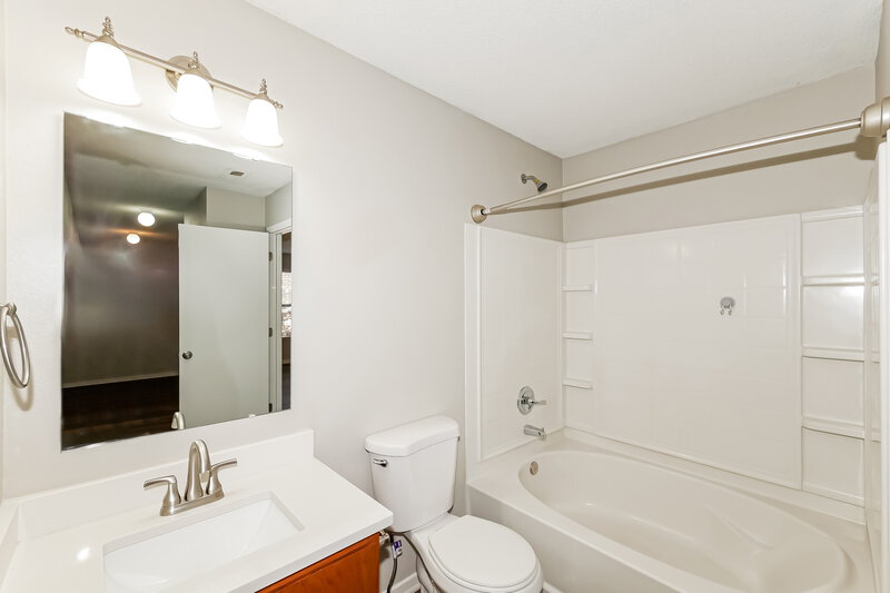 2,910/Mo, 2046 Morning Light Lane Greenwood, IN 46143 Main Bathroom View