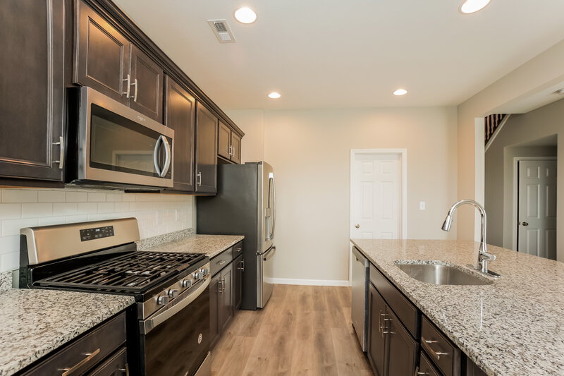 2,380/Mo, 1119 Barberry Dr Greenwood, IN 46143 Kitchen View 2