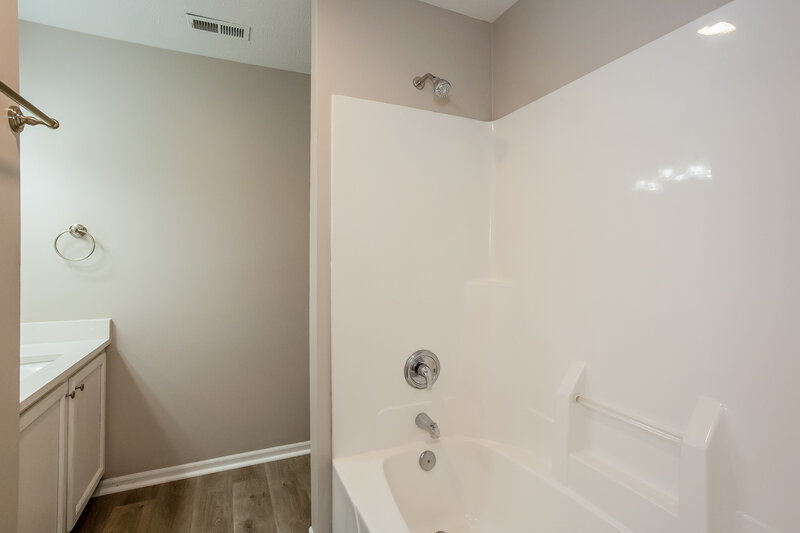 2,185/Mo, 756 Rose Lane Brownsburg, IN 46112 Bathroom View