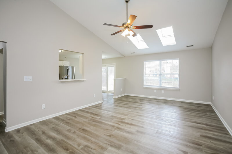2,740/Mo, 221 Pennwood Ln Brownsburg, IN 46112 Living Room View