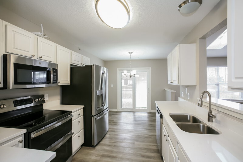 2,740/Mo, 221 Pennwood Ln Brownsburg, IN 46112 Kitchen View