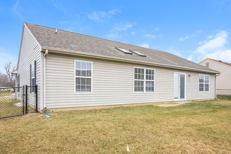2,740/Mo, 221 Pennwood Ln Brownsburg, IN 46112 Rear View 2