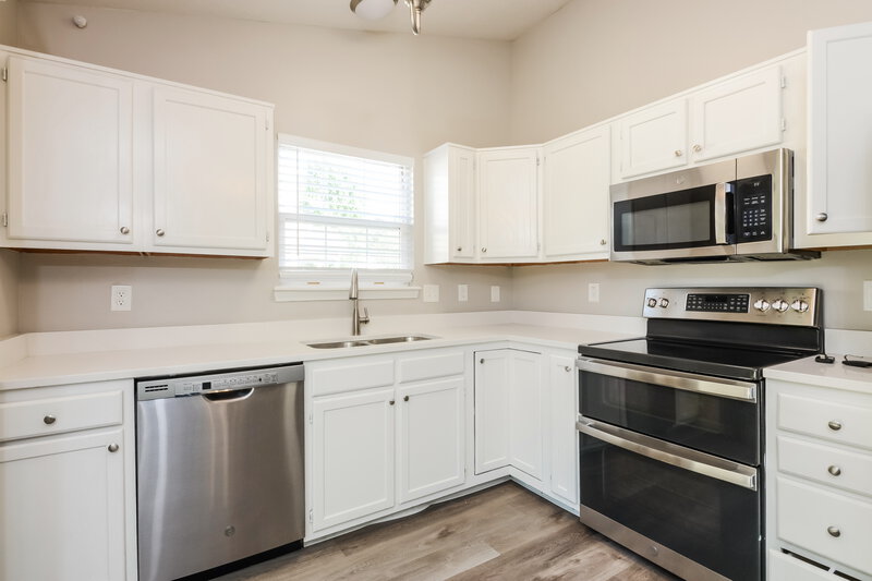 1,900/Mo, 5724 Blackley Ln Indianapolis, IN 46254 Kitchen View