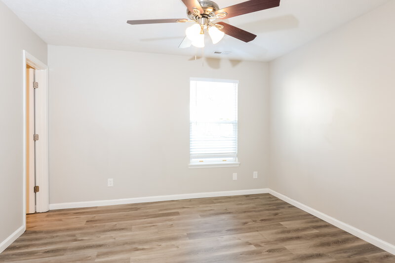 1,900/Mo, 5724 Blackley Ln Indianapolis, IN 46254 Main Bedroom View