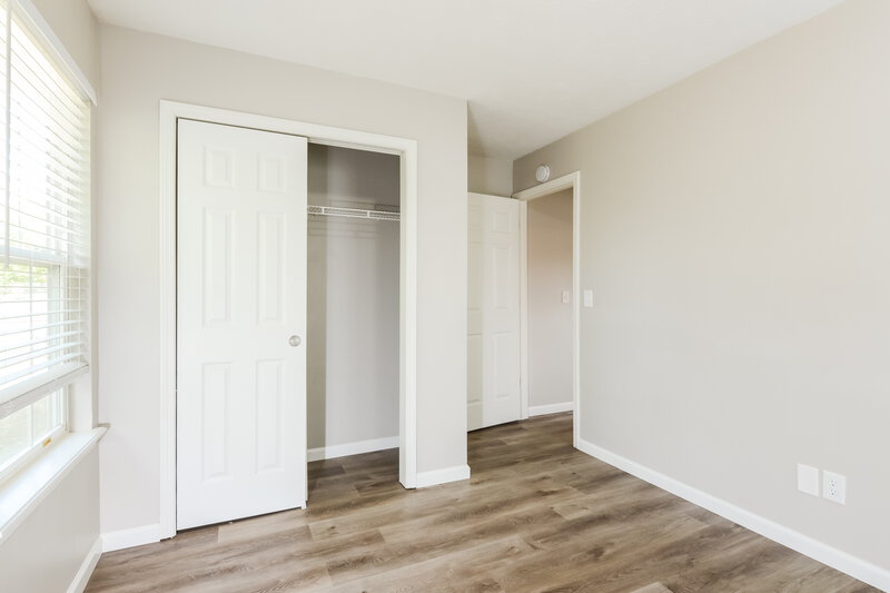 1,900/Mo, 5724 Blackley Ln Indianapolis, IN 46254 Bedroom View 2