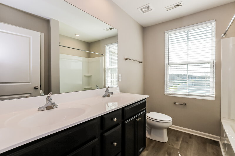 2,070/Mo, 7052 E Mardenis Dr N Camby, IN 46113 Bathroom View
