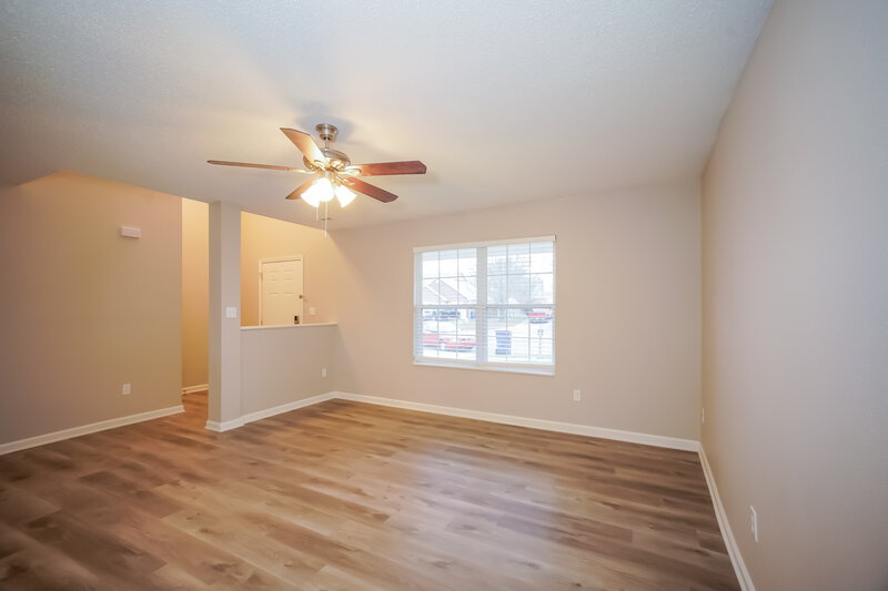 2,210/Mo, 776 West St Whiteland, IN 46184 Living Room View