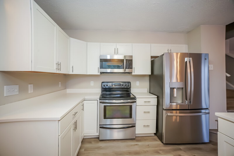 2,210/Mo, 776 West St Whiteland, IN 46184 Kitchen View