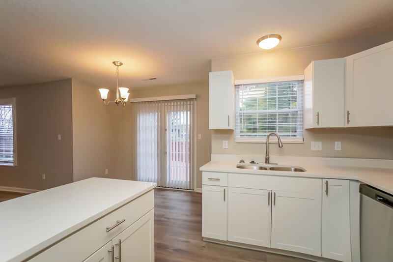 2,210/Mo, 776 West St Whiteland, IN 46184 Kitchen View 3