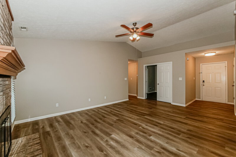 1,840/Mo, 509 Village Blvd Mooresville, IN 46158 Living Room View 3