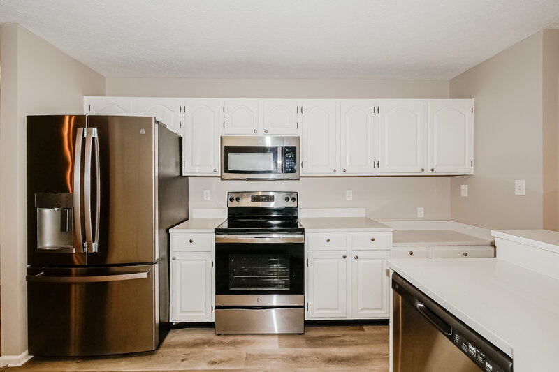 1,840/Mo, 509 Village Blvd Mooresville, IN 46158 Kitchen View 2