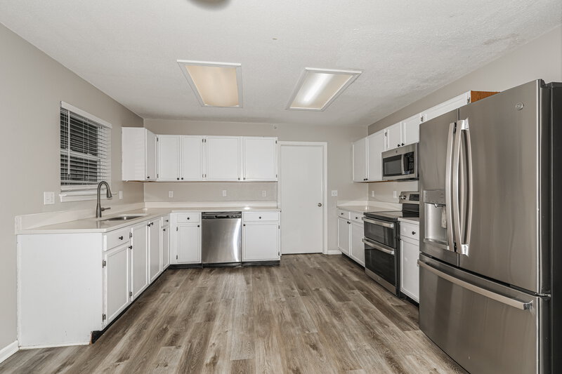 2,230/Mo, 333 Sunburst Ln Greenwood, IN 46143 Kitchen View