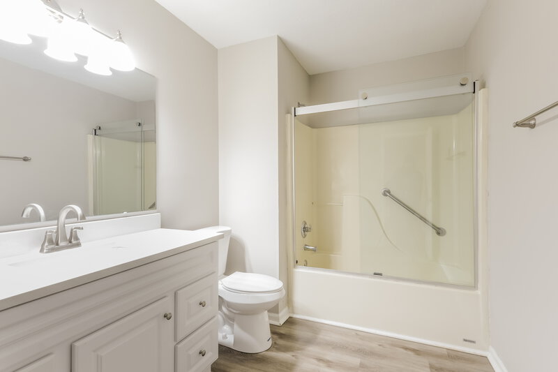 1,780/Mo, 1251 Matthews Ct Franklin, IN 46131 Main Bathroom View