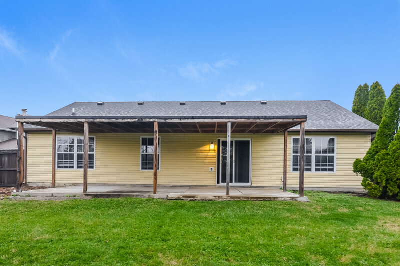 1,780/Mo, 1251 Matthews Ct Franklin, IN 46131 Rear View