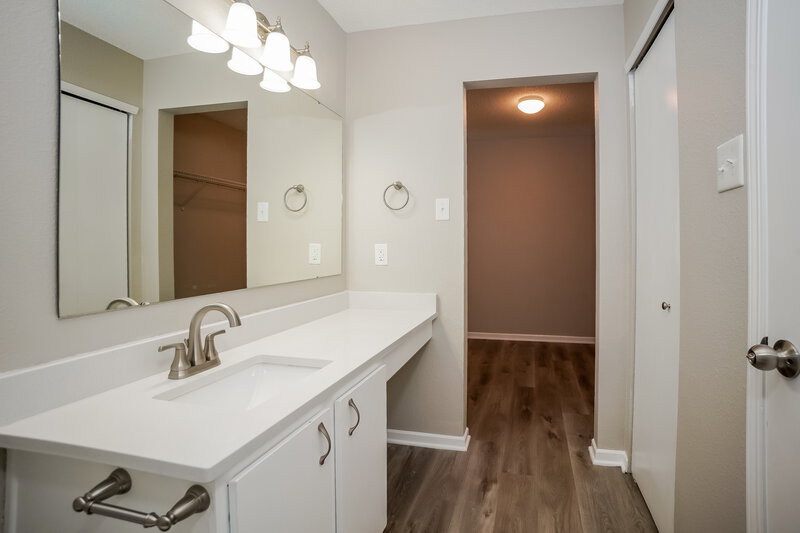 2,310/Mo, 13341 All American Rd Fishers, IN 46037 Main Bathroom View