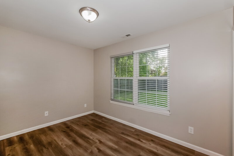 1,870/Mo, 450 Southgate Dr Greenwood, IN 46143 Main Bedroom View 2