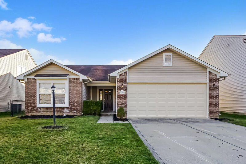 2,460/Mo, 5323 Melbourne Rd Indianapolis, IN 46228 External View