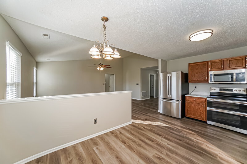 2,460/Mo, 5323 Melbourne Rd Indianapolis, IN 46228 Dining Room View